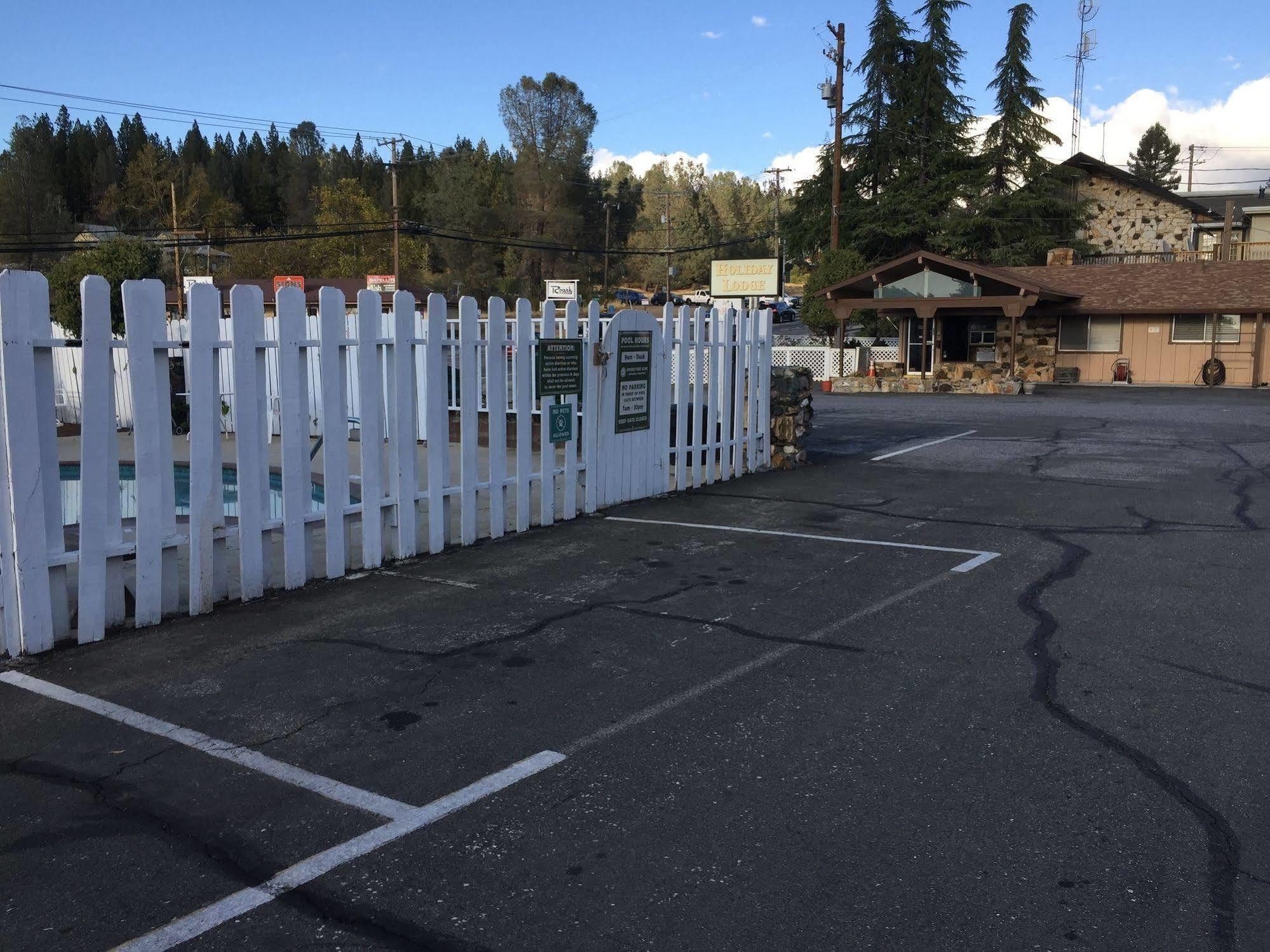 גראס ואלי Holiday Lodge מראה חיצוני תמונה